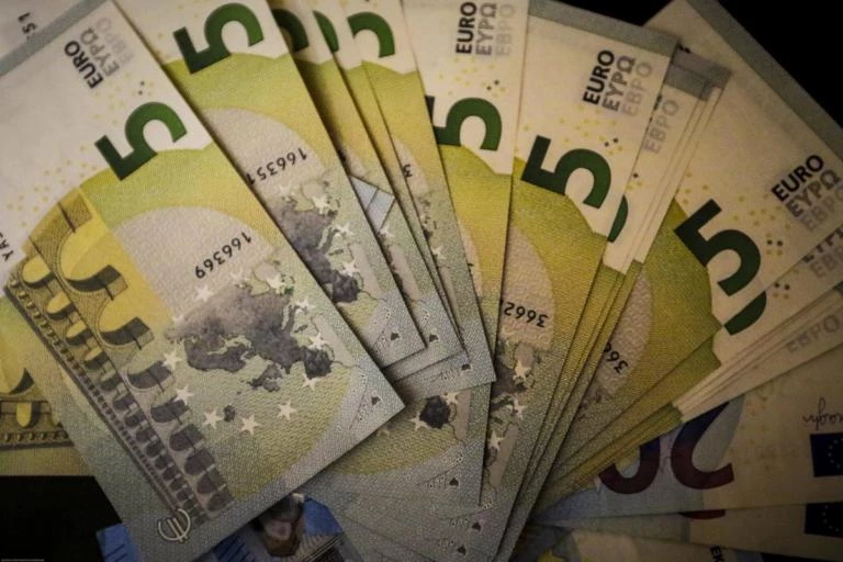 Μένουν στα χαρτιά τα σχέδια για 120 δόσεις για μισθωτούς και συνταξιούχους